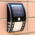 Movido A Energia Solar Movimento PIR Sensor De Movimento De Segurança Parede De Inundação Trajeto De Luz 2 Lâmpada LED Ao Ar Livre Quintal Caminho De Parede Do Telhado Lâmpada De Jardim De Prata / Preto